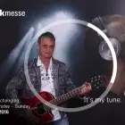 Erfahrener Gitarrenlehrer gibt Unterricht ab 8 Jahre bis 60 Jahre
