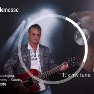 Erfahrener Gitarrenlehrer gibt Unterricht ab 8 Jahre bis 60 Jahre